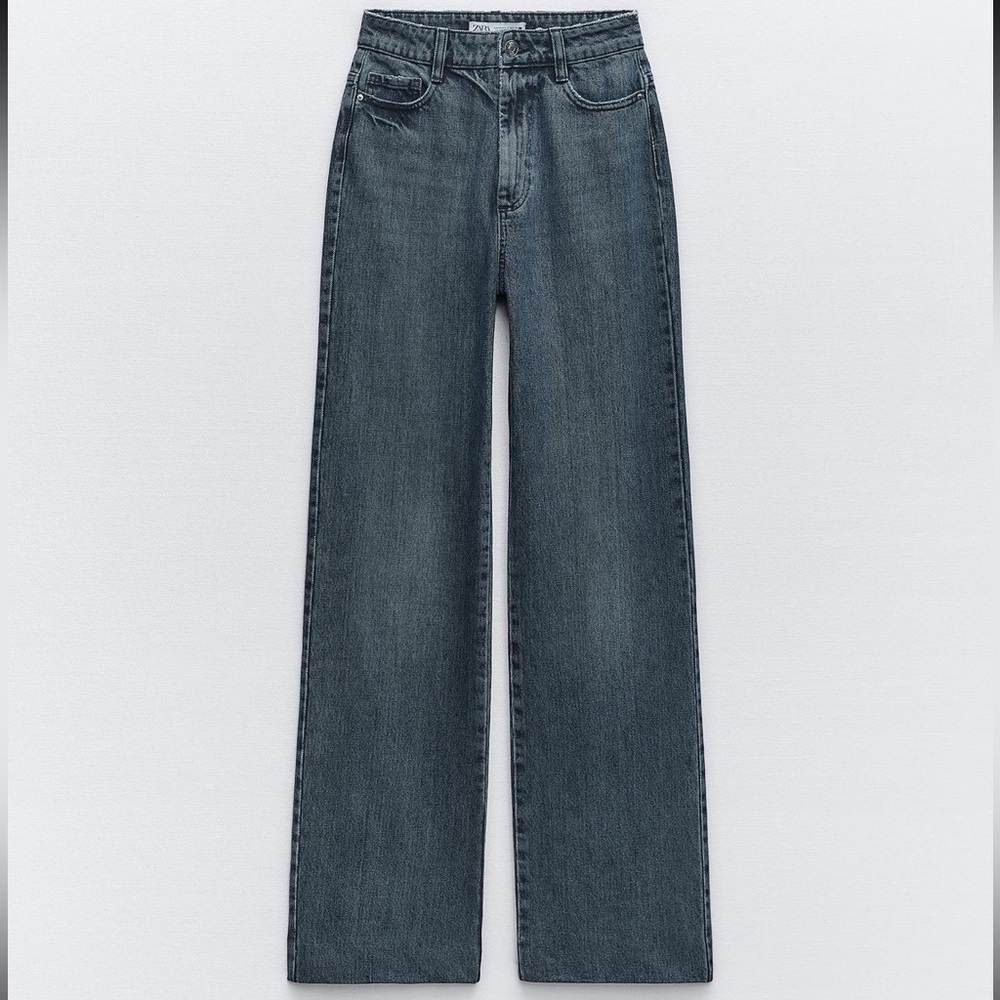 Zara HIGH RISE LONG LENGTH STRAIGHT CUT JEANS
